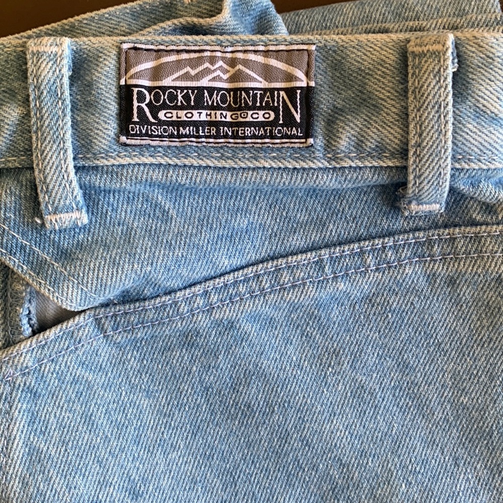 Rocky Mountain jeans. Size 25/1. Excellent condition.